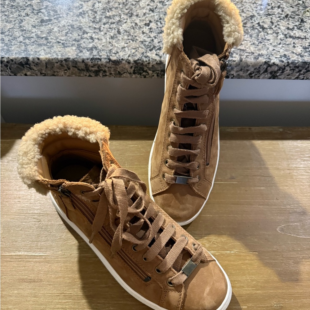 UGG Olive High Top Sneakers Women 10 Chestnut Leather Shearling Lined Boot